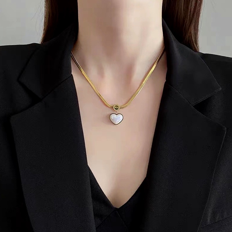 Kalung Liontin Hati Mutiara Bahan Titanium Anti Karat Gaya Korea Untuk Wanita