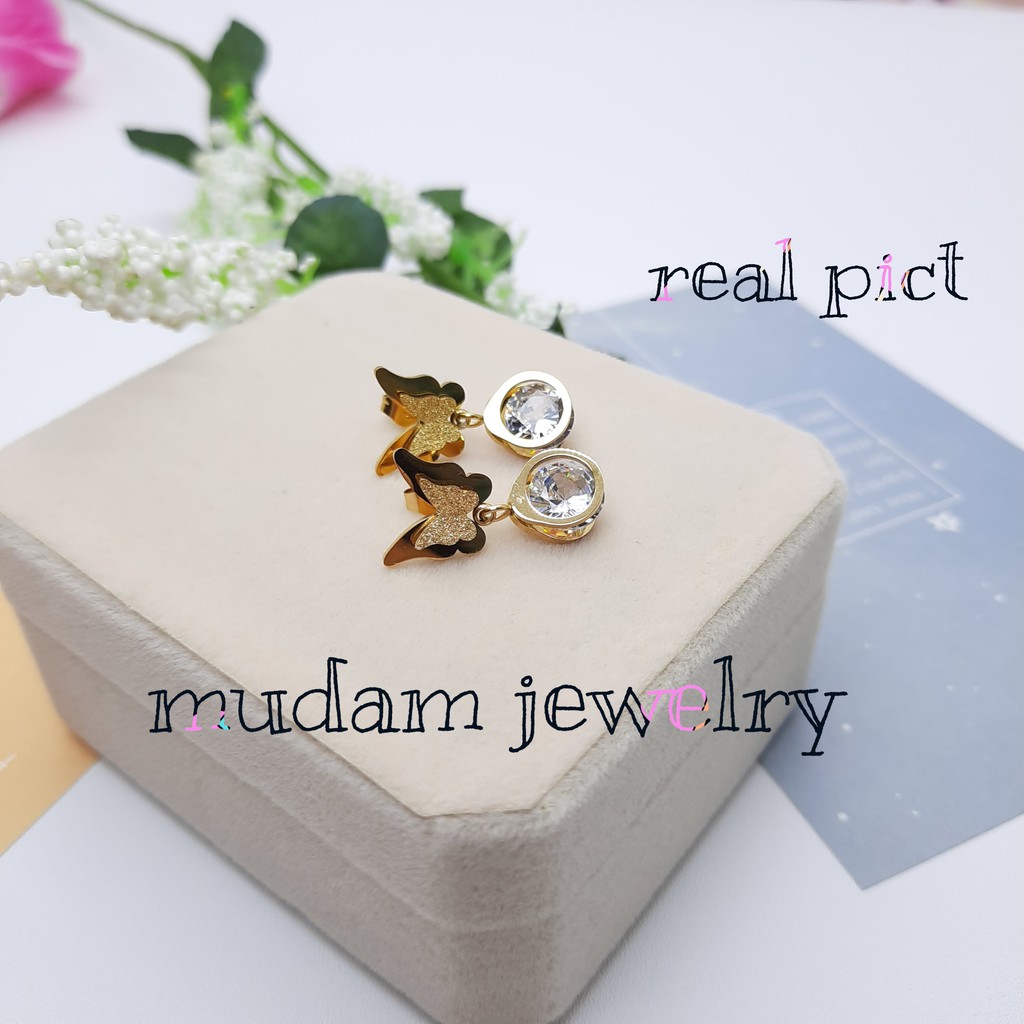 Anting Tusuk Titanium Kupu-Kupu Dengan Bandul Diamond Artifisial Tersedia Warna Rose Gold dan Gold