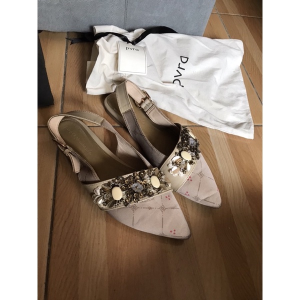 preloved pvra x ria Miranda