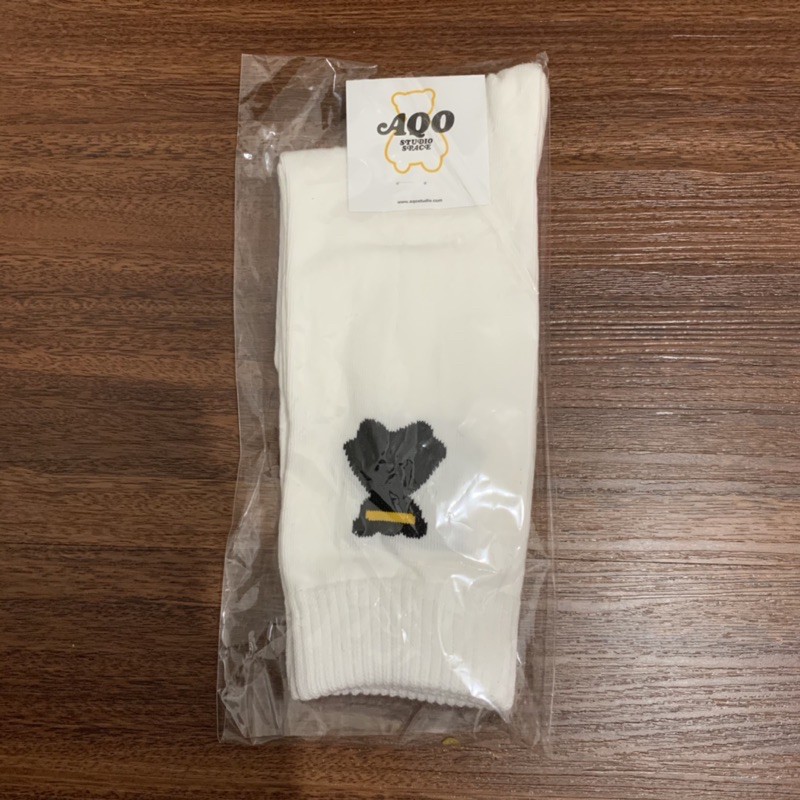OFFICIAL AQO BEAR SOCKS WHITE