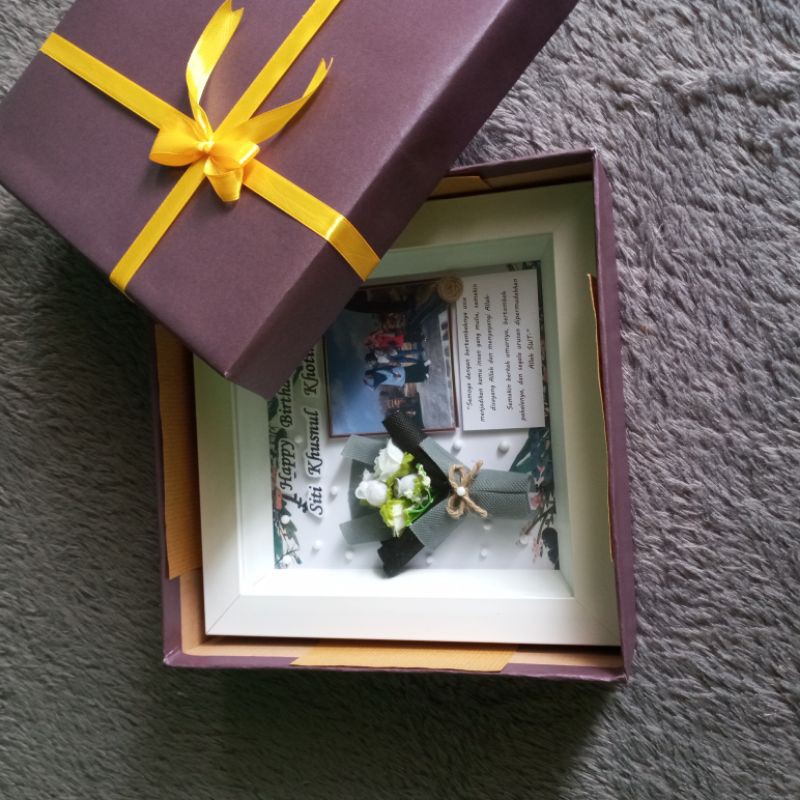 

Frame Box Hadiah/Gift Box Pigora/Kotak Kado coklat