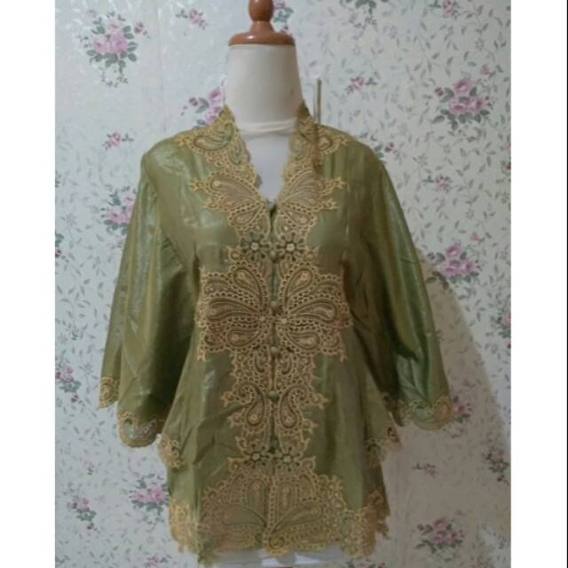 kebaya bordir kelelawar