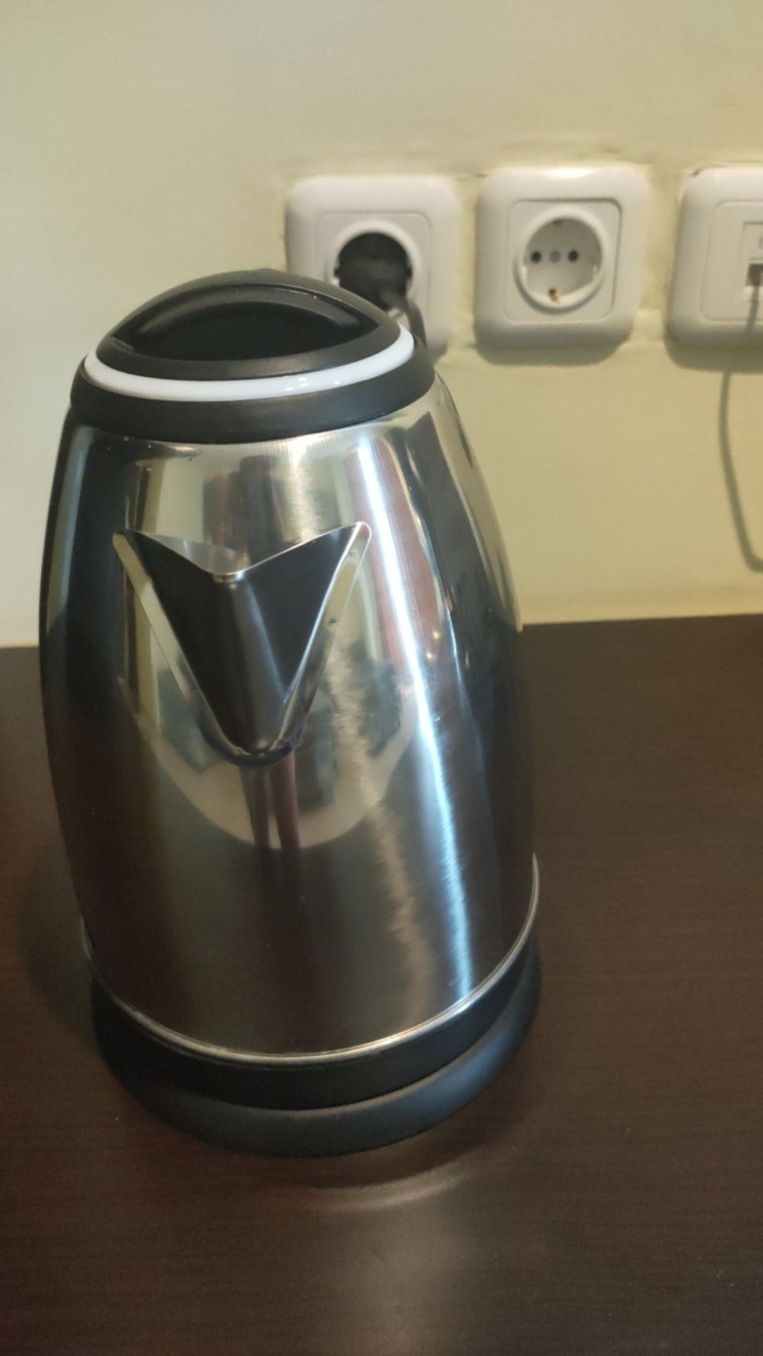 Teko Listrik 2 Liter