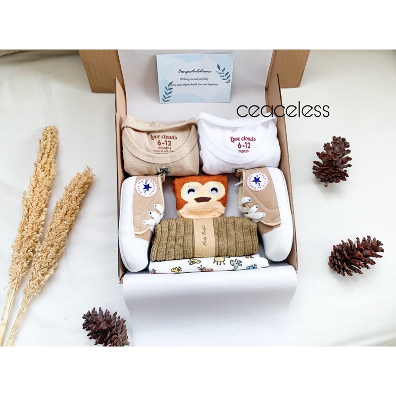 Hampers New Born Baby Hampers Bayi Kado Lahiran Kado Bayi Baju Bayi Sepatu Bayi Gift Box Baby-Casual Brown J