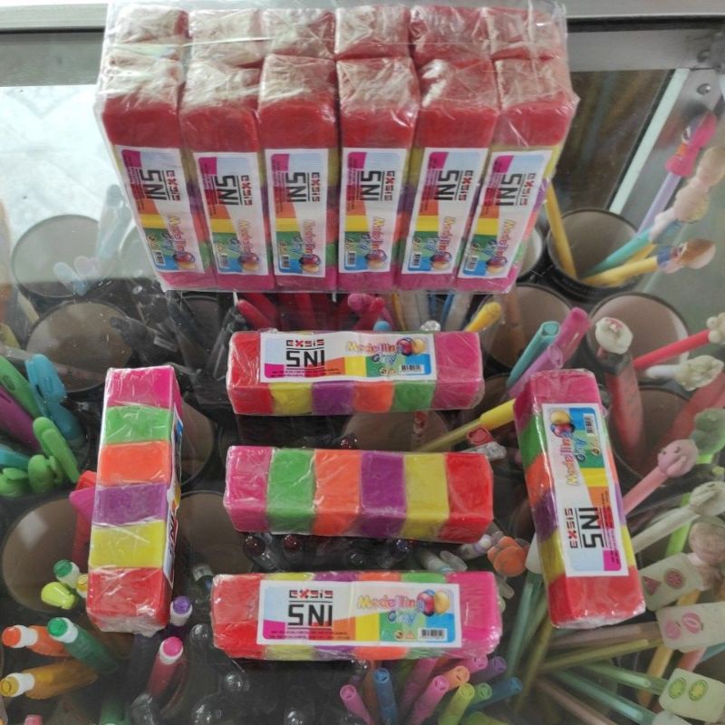 

lilin mainan PLASTISIN MALAM isi 6 warna kecil
