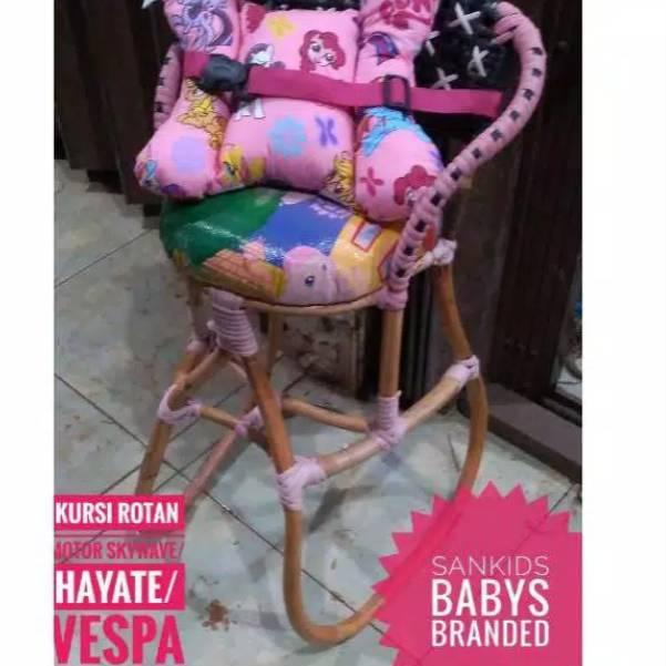 [KODE 8924] Kursi bangku bonceng rotan motor skywave hayate vespa metik