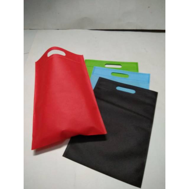 

Tas goodiebag spunbond polos 25x35