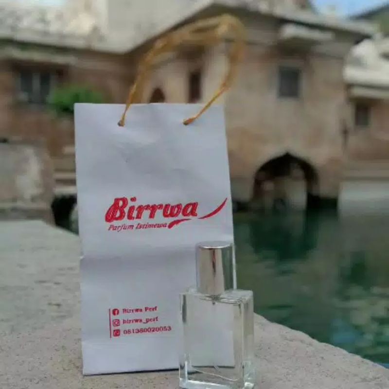 

PAPERBAG EDISI PARFUM , UKURAN CUSTOM kraft putih