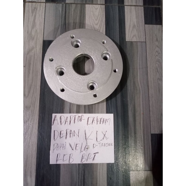 adaptor cakram depan klx D-Tracker bagian kiri pakai velg racing RCB BRT CHEMCO