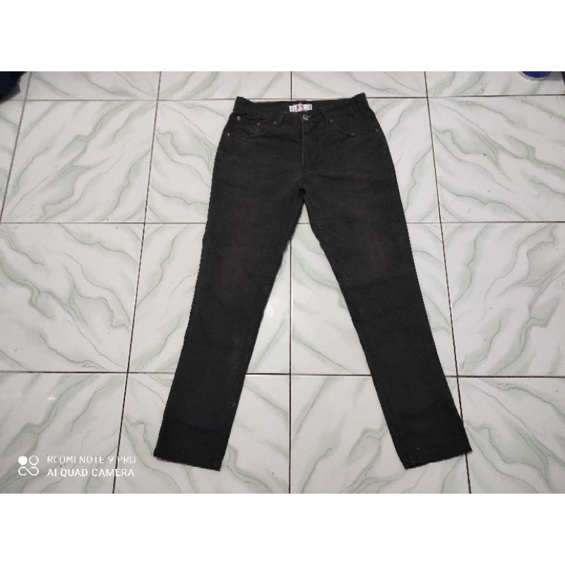 Preloved Celana Levi's / Levis Original Second