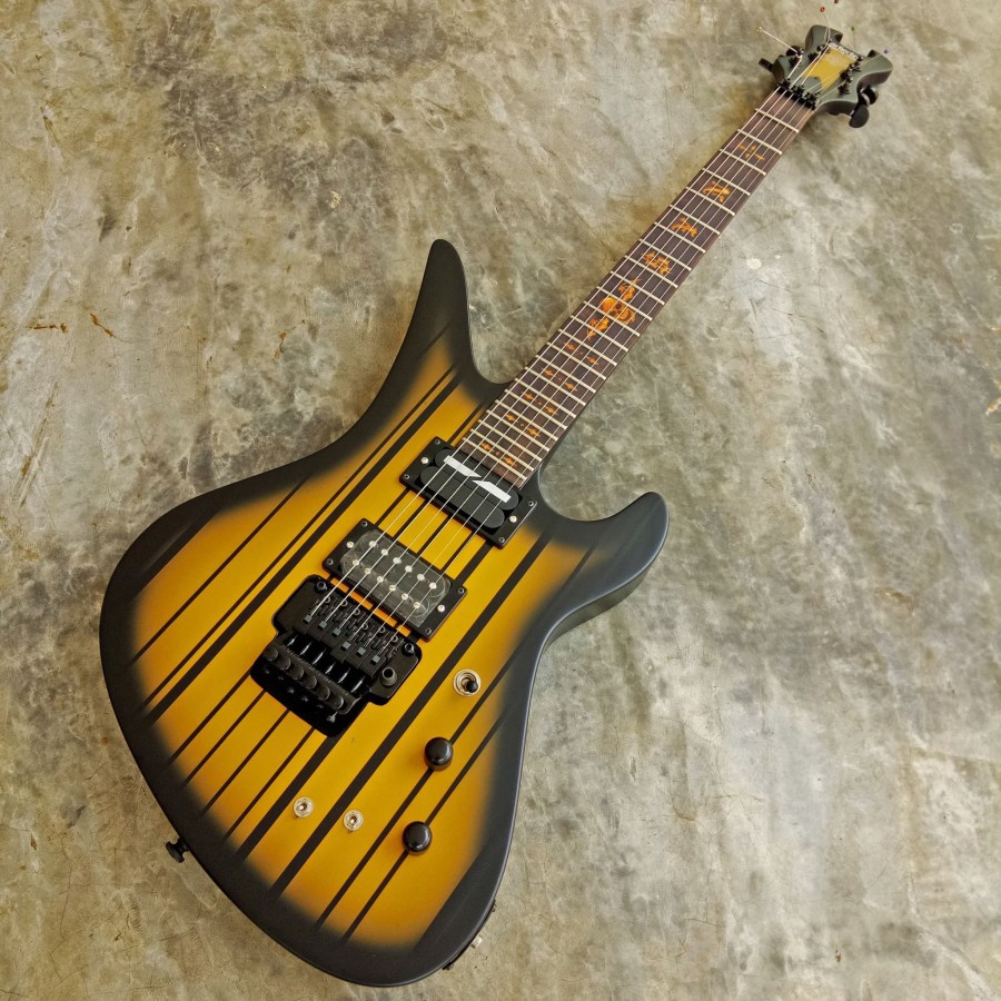 Schecter Synyster Gates Custom Black Doff & Yellow Pickup Sustainiac