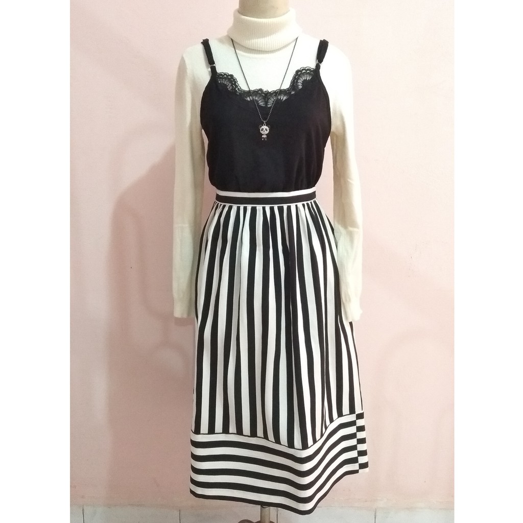 rok midi garis, rok 3/4, rok panjang garis, rok hitam putih