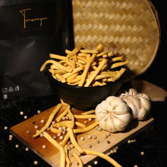 

KRIPIK GARLIC STICK CHIPS KEKINIAN