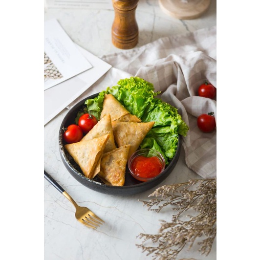 

Sambosa Daging Frozen Food isi 8 pcs