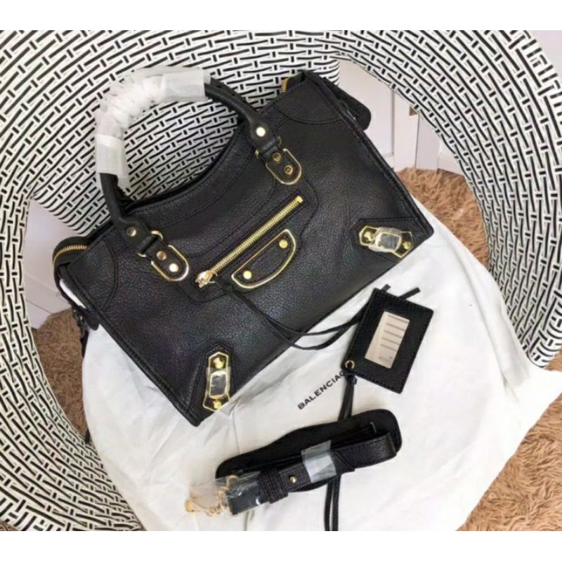 

TAS BLN CLASSIC 32CM
