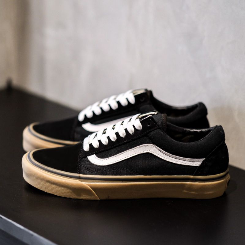 (BISA COD) SEPATU VANS GUM GRADE ORISINAL FREE KAOS KAKI GANTUNGAN KUNCI STIKER VANS