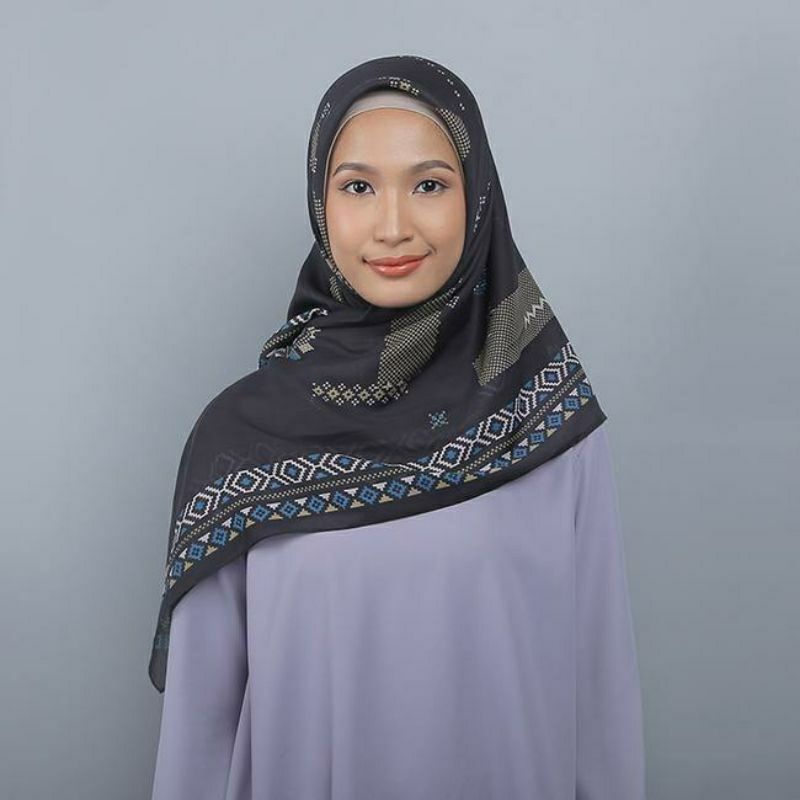 Kayla Scarf hijab jilbab segi empat motif by zoya