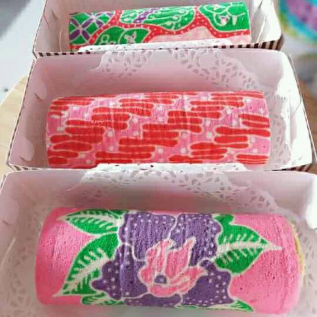 

2 PCS BOLU BATIK ( UKURAN 22 CM/PCS)