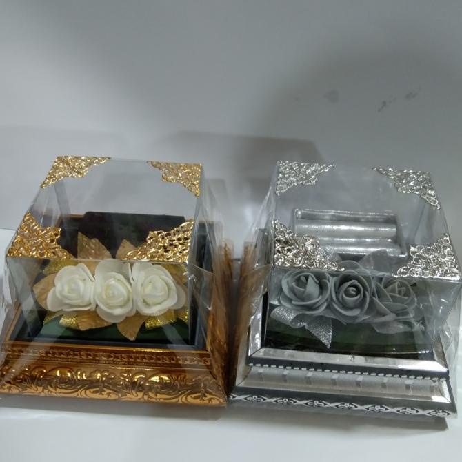 

AKSESORIS PERNIKAHAN TEMPAT CINCIN PERNIKAHAN BAWAH FRAME PERLENGKAPAN PESTA CRAFT