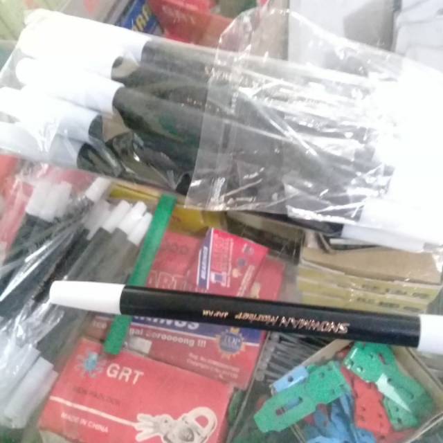 

Spidol Snowman warna hitam untuk tukang