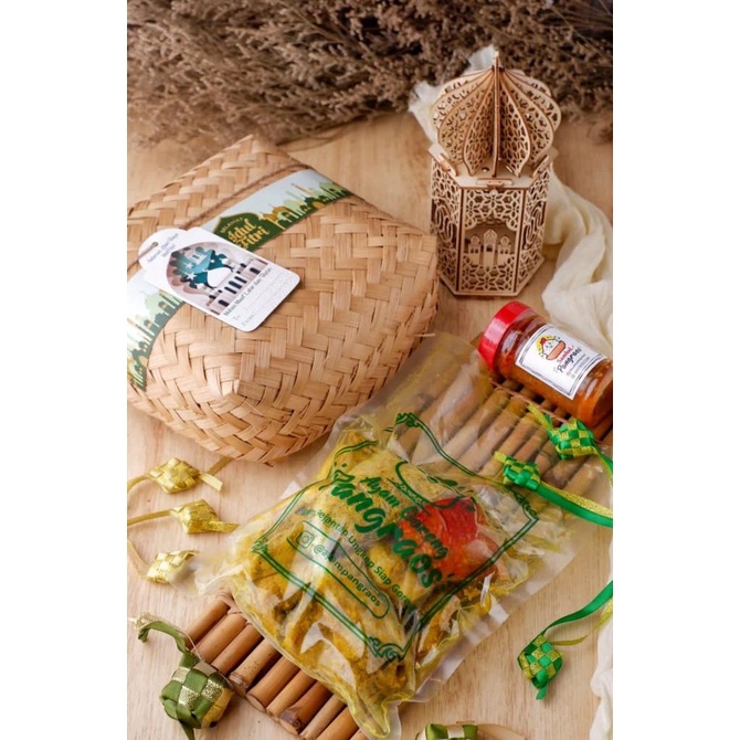

FREE BESEK!! Hampers Lebaran (2 Ekor ayam dan 1 botol sambal bawang)
