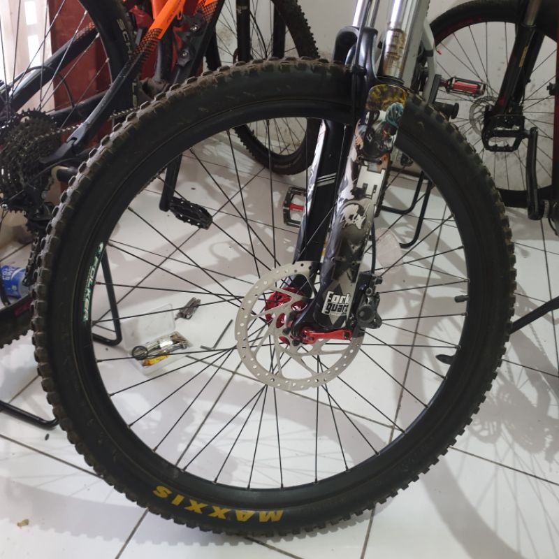 Ban sepeds maxxis 26 x 235 minion DHF DHR bekas
