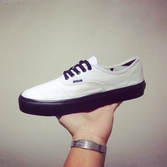 Sepatu Vans Authentic Sol Hitam