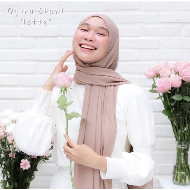 Itsmostly - Qyura Shawl-Latte