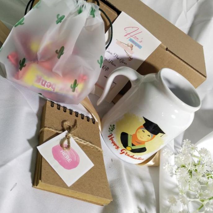 

6.6 MALL Hampers Wisuda Kado Hadiah Unik