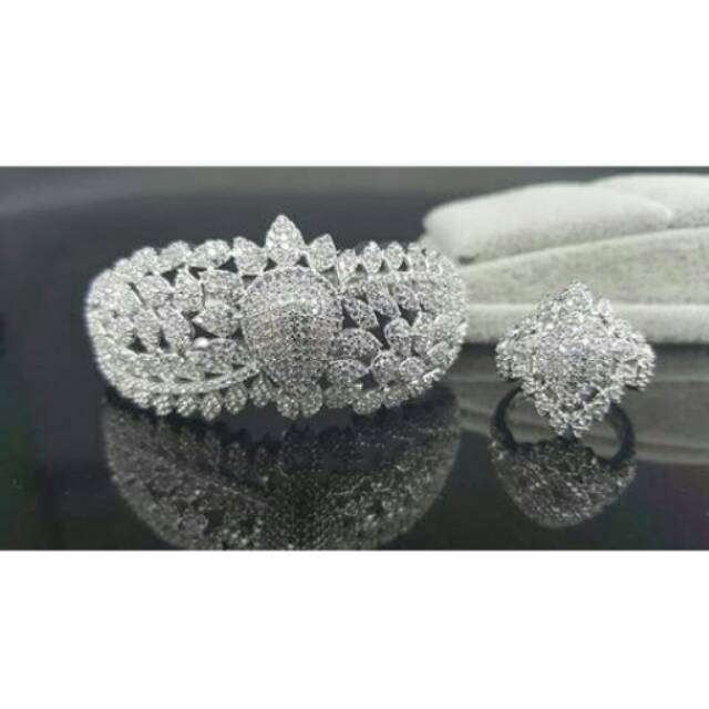 Set Gelang dan Cincin Replika Berlian
