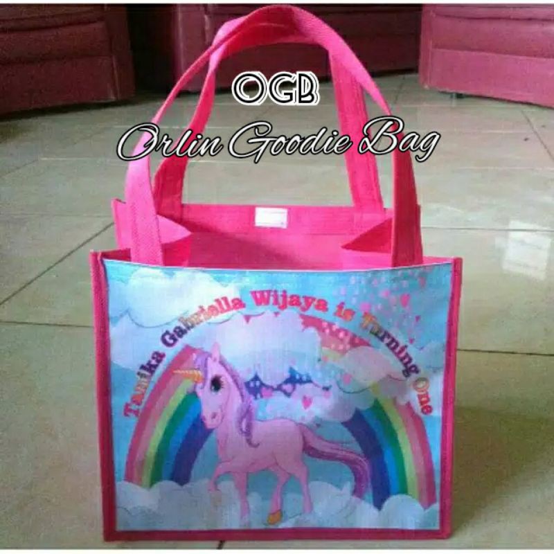 

Tas ultah 24*15*20 p*l*t