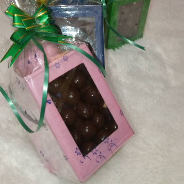 

Coklat scandia,L'agie,delfi exp.2020 200gr kemasan kaleng unik