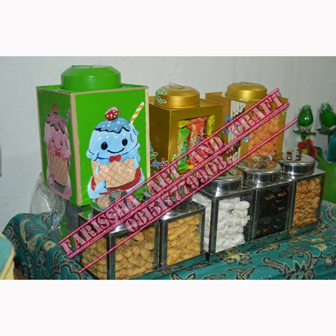 

Kaleng kerupuk mini lukis isi rengginang keju uk.13x15