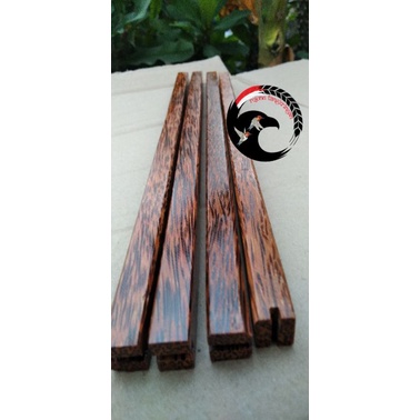 TANGKRINGAN LOVEBIRD BALOK KOTAK KAYU KELAPA