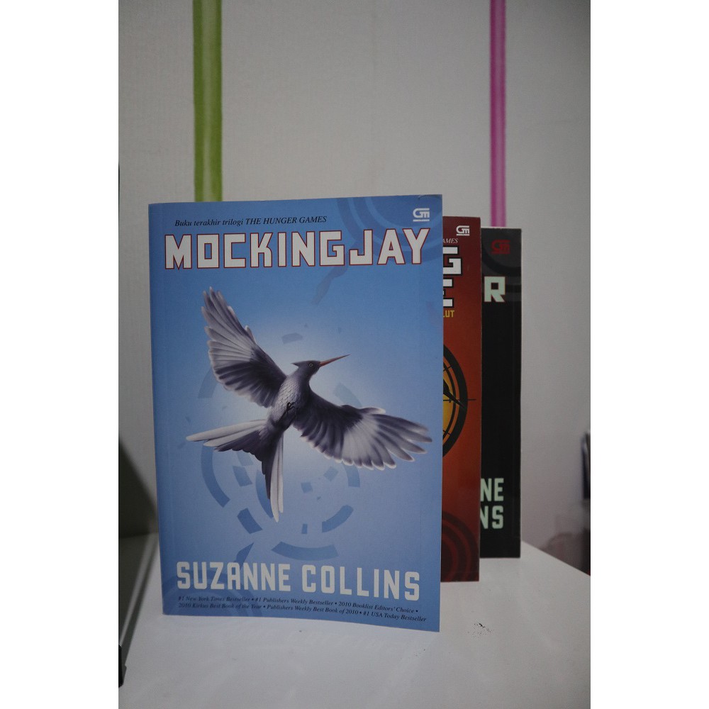 Novel Preloved The Hunger Games (1 SET)