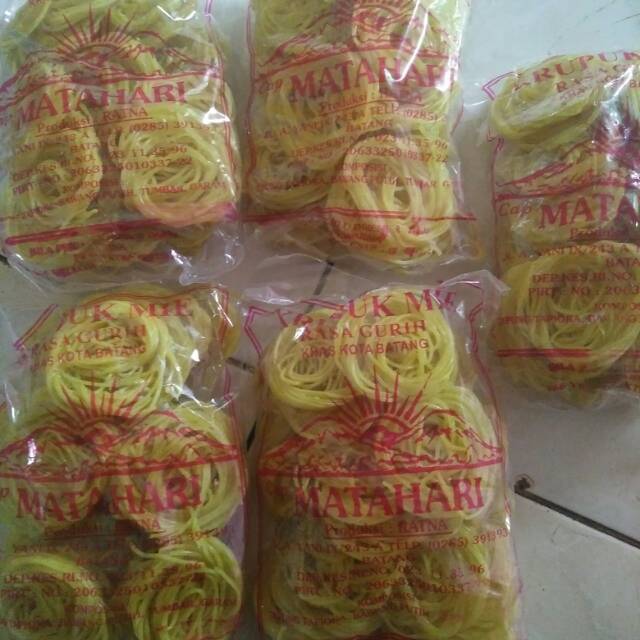 

krupuk mie mentah merk matahari berat 200g