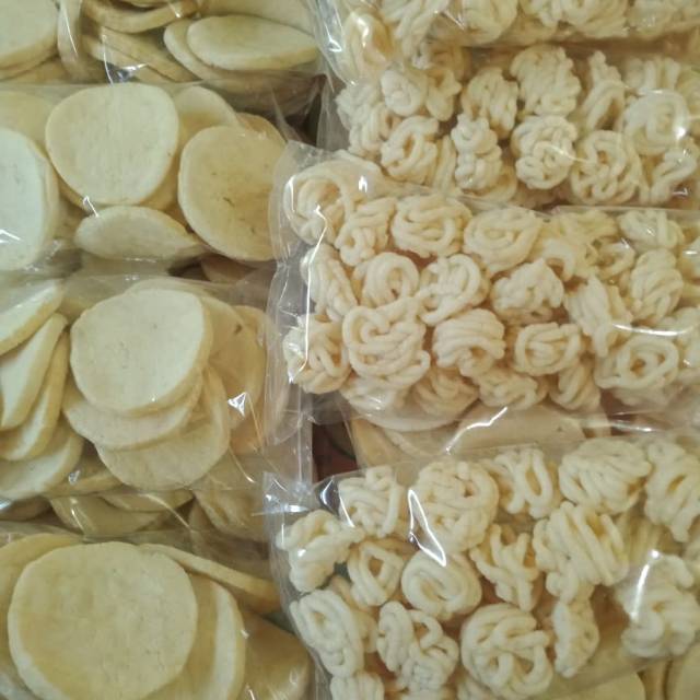 

Kerupuk Kemplang khas Palembang