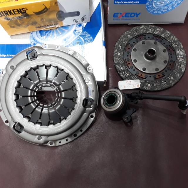 KOPLING SET GRAND LIVINA 1.8