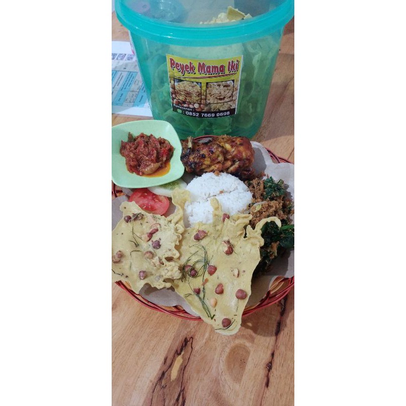 

peyek kacang (toples 5L)