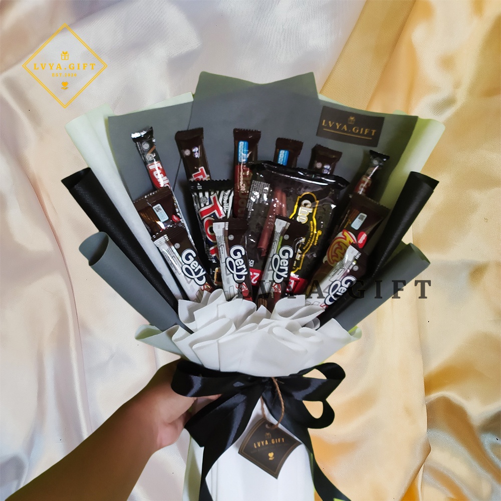 (SNACK 0064) Lvya.gift Buket snack random hitam putih | Buket snack wisuda | Buket snack ulang tahun | Buket anniversary | Buket hari guru | Buket hari ibu | hadiah wisuda | kado ulang tahun