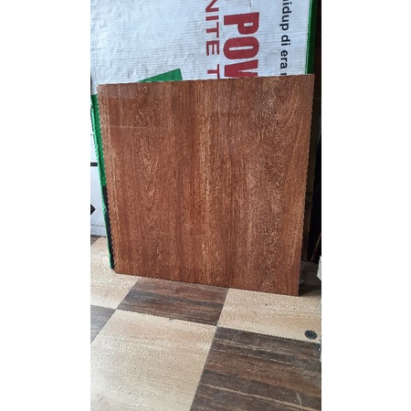 Granit 60x60 motif kayu sun power