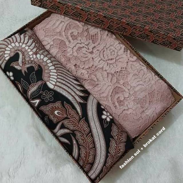 Kain Batik Set Jarik Kebaya Brokat Seragaman Batik Bridesmaid