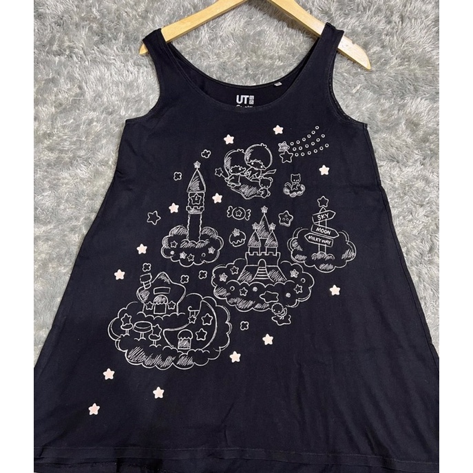 Preloved UNIQLO Sanrio Edition kaos wanita