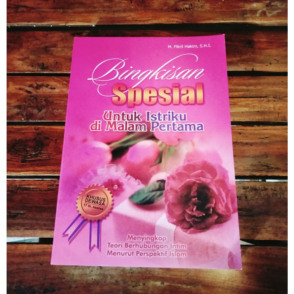 

Bingkisan Spesial Untuk Istriku Di Malam Pertama