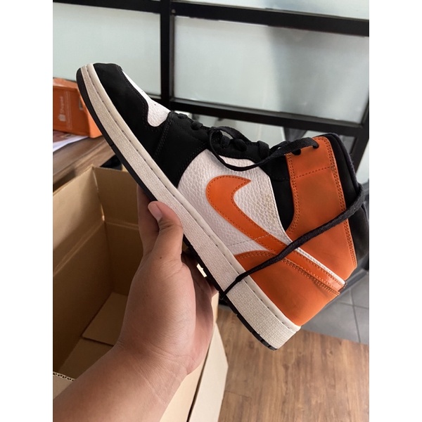 Nike Air Jordan 1 mid shattered backboard