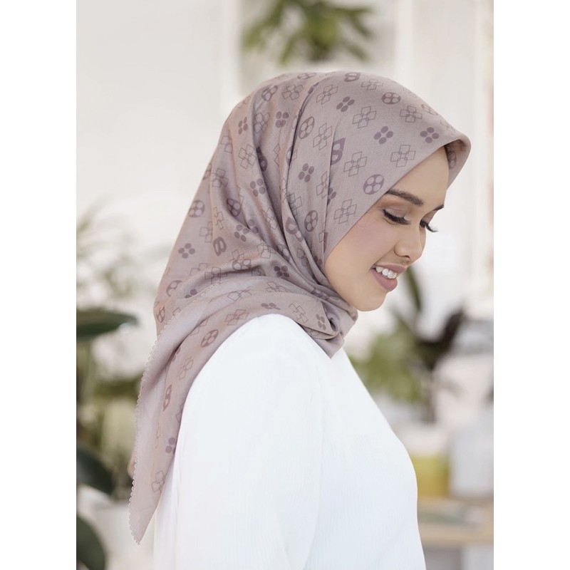 Buttonscarves MonogramTaupe