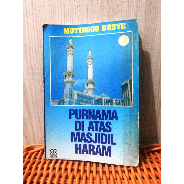 Purnama di Atas Masjidil Haram