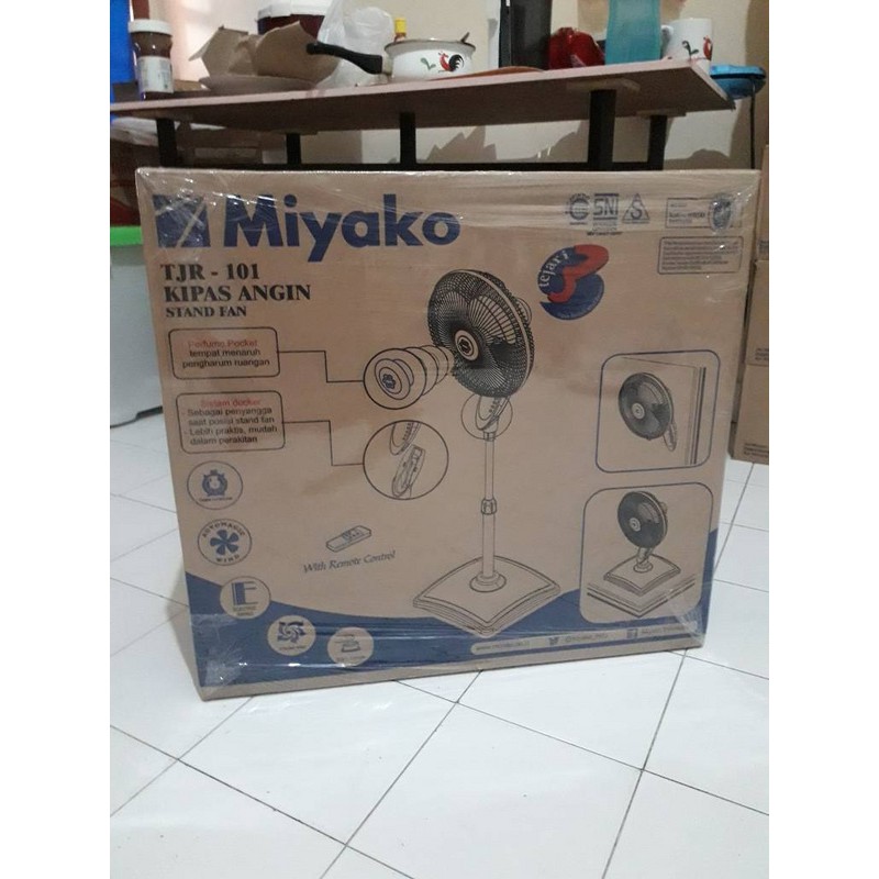 Kipas Angin Miyako 3 in 1 TJR 101 (Wall, Desk, Stand)