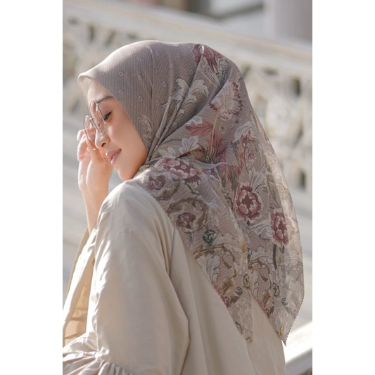 preloved buttonscarves royale khaki