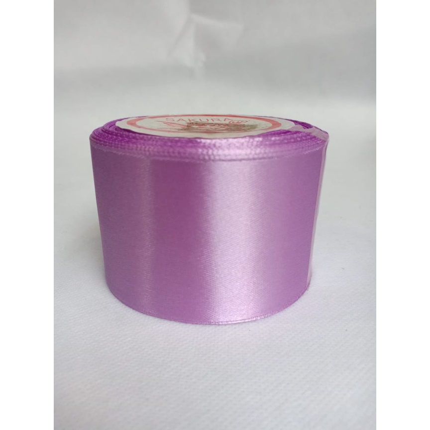 

Pita satin unggu Muda 2 inch / 5 cm Per roll